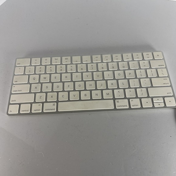 Apple Wireless Magic Keyboard 2 w/ Lightning Connector & Cable GUC - Picture 3 of 5